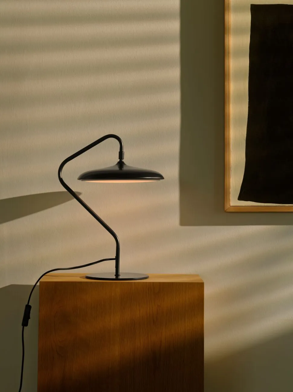 ARTIST TABLE LED BLACK
