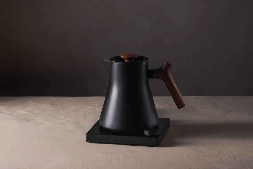 Corvo EKG Pro 0. 9L Matte Black + Walnut Handle