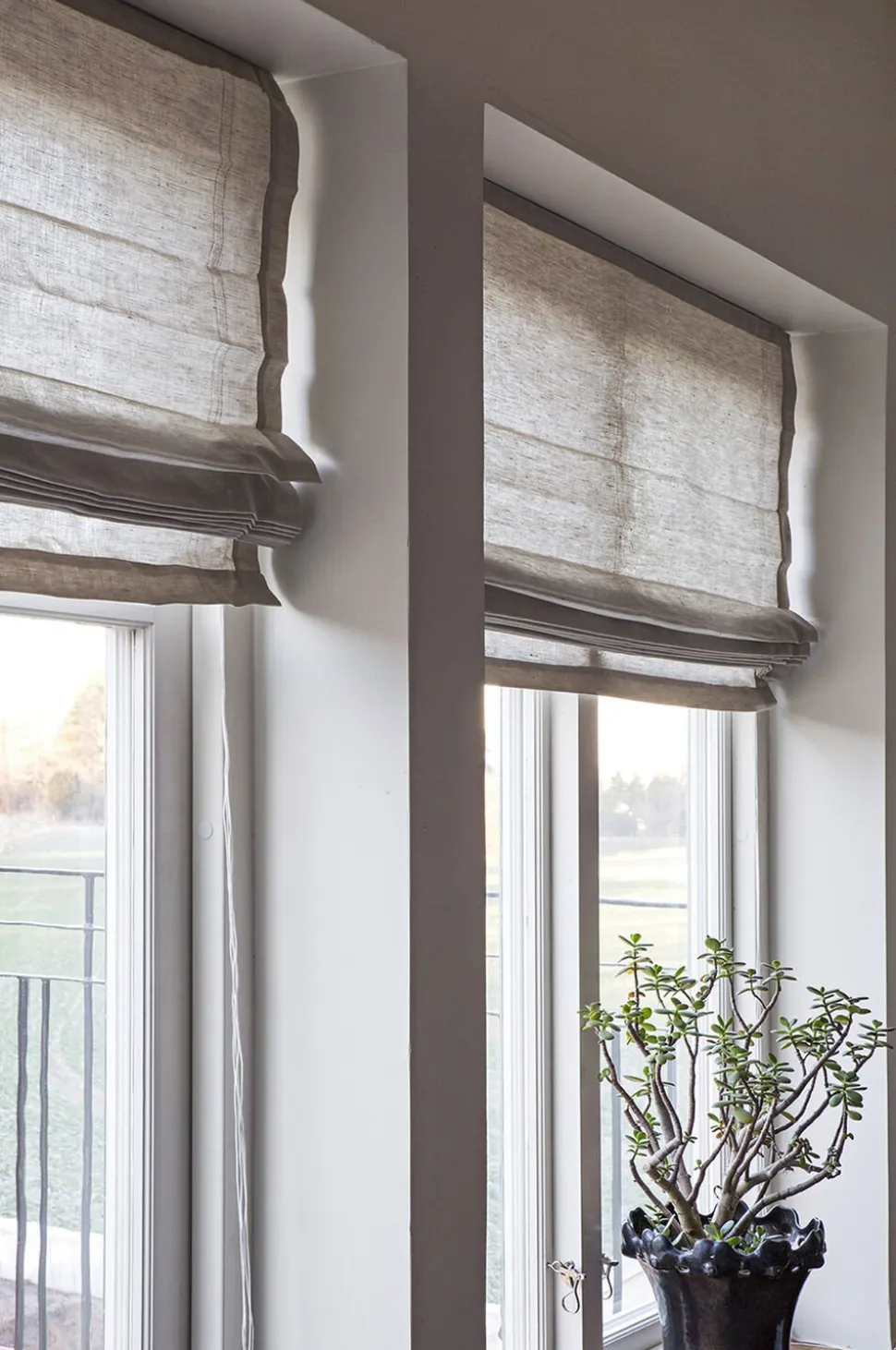 Ebba Roman Blind
