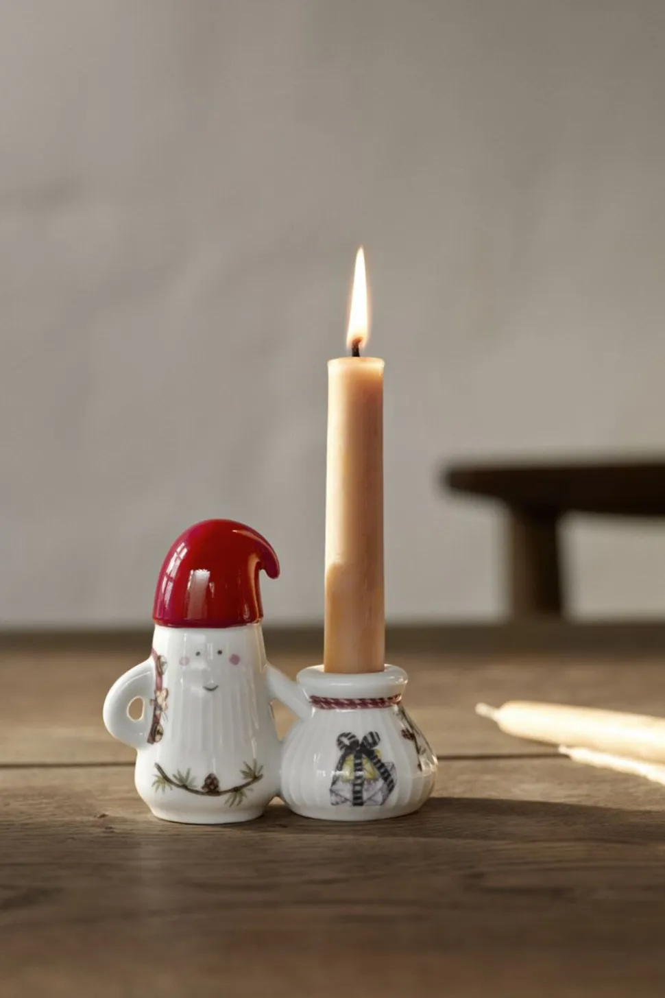 Hammershøi Christmas Nissefar lysestage H8. 5 hvid m. deko