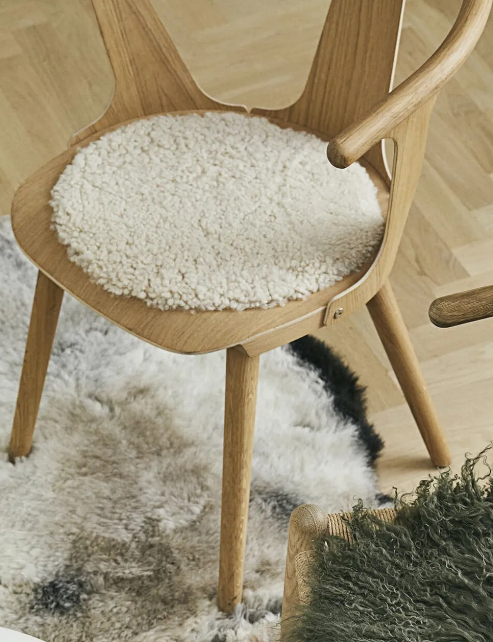 Seat Cover, Short-Wool Curly New Zealand Sheepskin, Round Ø34 cm Moon