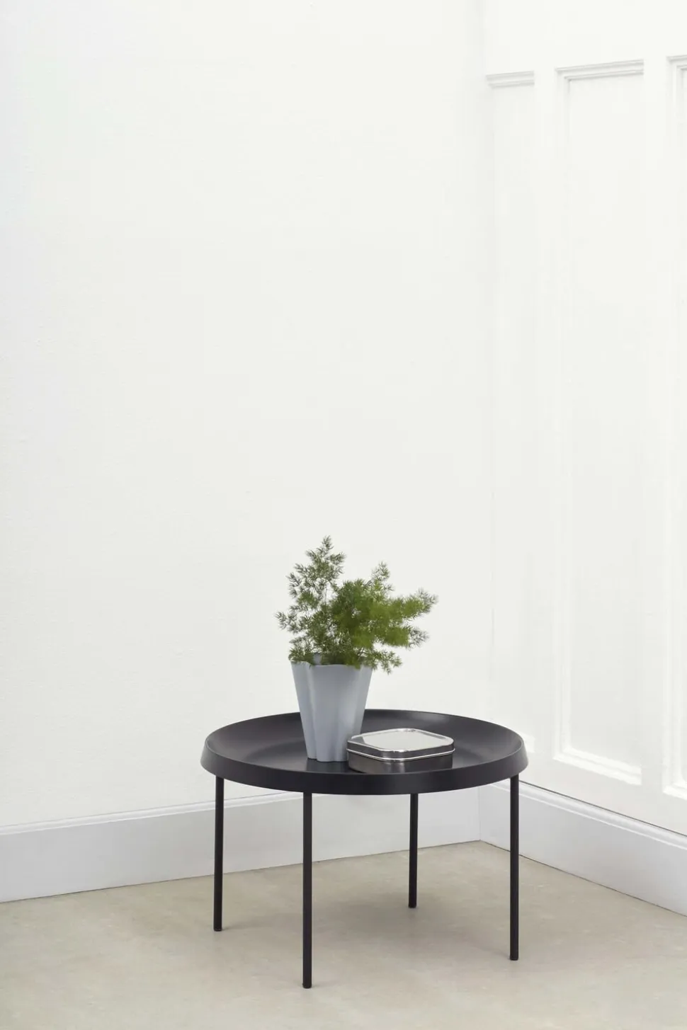 Tulou Black powder coated steel fra