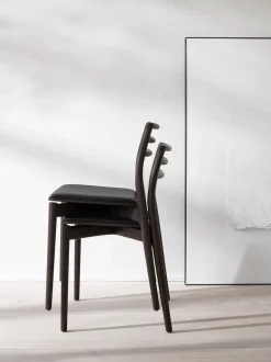 Vipp481 Cabin chair, Dark oak w/black leather