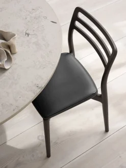 Vipp481 Cabin chair, Dark oak w/black leather