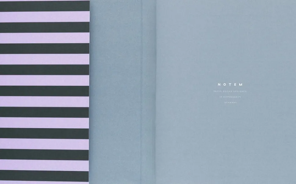 Weekly Planner med syet ryg, Rosa og grøn stribe